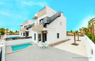 Chalet in Zona Carrefour - Urbanizaciones. Moderno chalet con 3 dormitorios y piscina privada en torreta ii