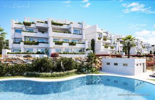 Apartament a Estepona Golf. Apartamento de 3 dormitorios con terraza en estepona