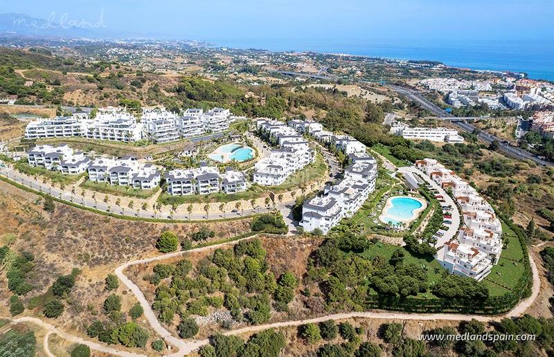 Foto d4e7dd20-8dbd-4e0e-a2fc-bbc87994d739. Appartement mit heizung pool in altos de Estepona Estepona