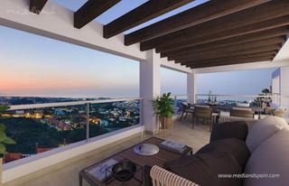 Appartement à El Paraíso. Ático de 3 dormitorios con amplia terraza y vistas al mar en ben