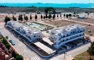 Apartament a Las Lomas de Rame-Bahía Bella. Ático con solárium privado y vistas al mar en los alcázares