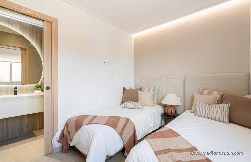 Foto 34dc9ebc-1b1e-4206-bb5d-6f4fbc3acb54. Chalet avec parking piscine dans El Pinar de Campoverde Pilar de la Horadada