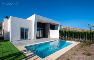 Maison jumelée à Algorfa. Villas adosadas en una planta con 3 dormitorios, solárium y pisc