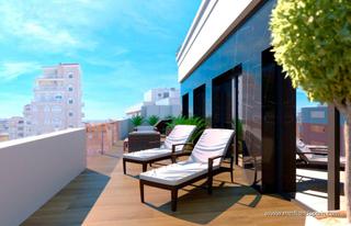 Apartamento en Parque de las Naciones. Ático de 3 dormitorios y solárium privado a 600 metros de la pla