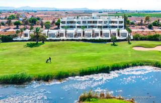 Apartament a Las Lomas de Rame-Bahía Bella. Apartamentos en planta baja en primera línea de golf en la seren