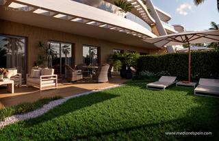 Appartement à Balcón de Finestrat-Terra Marina. Apartamento en planta baja con 3 dormitorios y jardín privado en