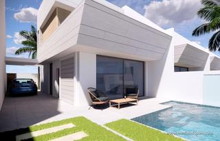 Chalet à San Javier. Chalet con 3 dormitorios, solárium y piscina privada en san javi