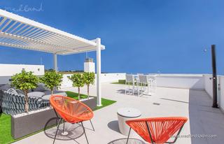 Apartament a Santiago de La Ribera. Apartamento con solárium y piscina privada a 700 metros de la pl