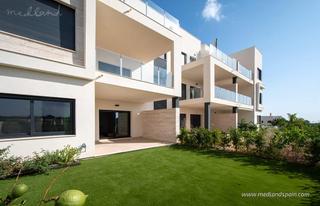 Appartement à El Pinar de Campoverde. Apartamentos de 3 dormitorios con jardín en lo romero golf, pila