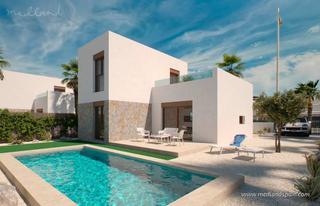 Chalet en Algorfa. Chalet de 3 dormitorios con piscina privada en la finca golf