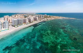 Appartement in Veneziola. Apartamentos en primera línea de playa de 1 dormitorio con vista