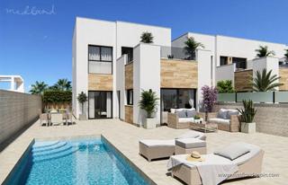 Maison jumelée à Benijófar. Chalet adosado con 3 dormitorios y piscina privada en benijófar