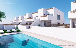 Appartement à Dolores. Apartamento en planta baja con 3 dormitorios y jardín privado en