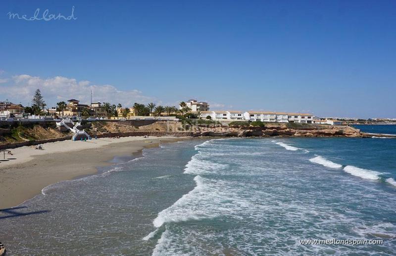 Foto 4310f86a-501f-4b09-a5e0-8fcc3c268e61. Apartamento  en planta baja a 300 metros de la playa en Playa Flamenca en Orihuela