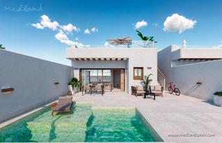 Chalet en Torre-Pacheco. Chalet de 3 dormitorios con solárium y piscina privada en torre