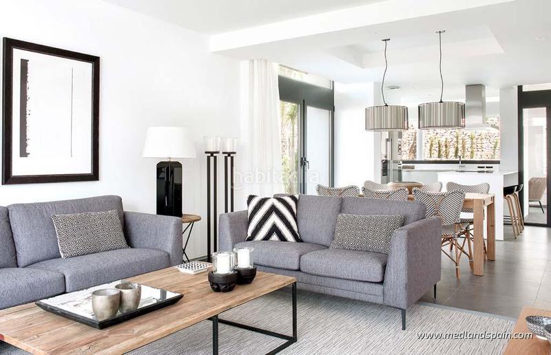 Foto aec82eb6-276f-4bd0-b12c-24d971e46348. Xalet amb aparcament piscina a La Manga Club Cartagena