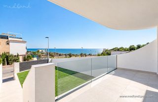 Apartament a Cañada del Molino. Apartamento con jardín privado a menos de 300 metros de la playa