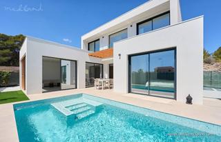 Chalet en Escandinavia-Cautivador. Exclusivas villas con 3 dormitorios, piscina privada y vistas al