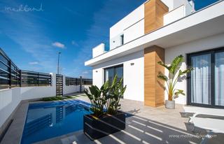 Chalet à Roldán. Chalet de 3 dormitorios con jardín y piscina privada en torre pa