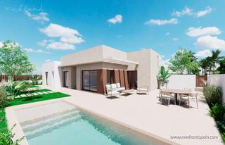 Chalet in Las Lomas de Rame-Bahía Bella. Villas de una sola planta con 3 dormitorios y solárium privado e
