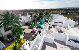 Apartament a Las Lomas de Rame-Bahía Bella. Apartamentos en planta alta con 3 dormitorios y solárium privado