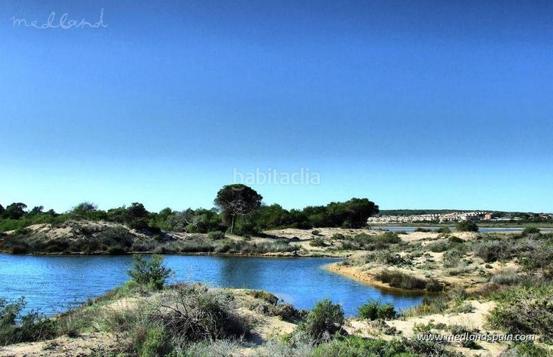 Foto f5daaaab-389f-4deb-b6c3-f4b1a3c90b79. Apartamento s en planta alta con solárium privado en San Fulgencio