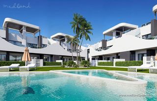 Apartament a San Fulgencio. Apartamentos en planta baja con 3 dormitorios y jardín privado e