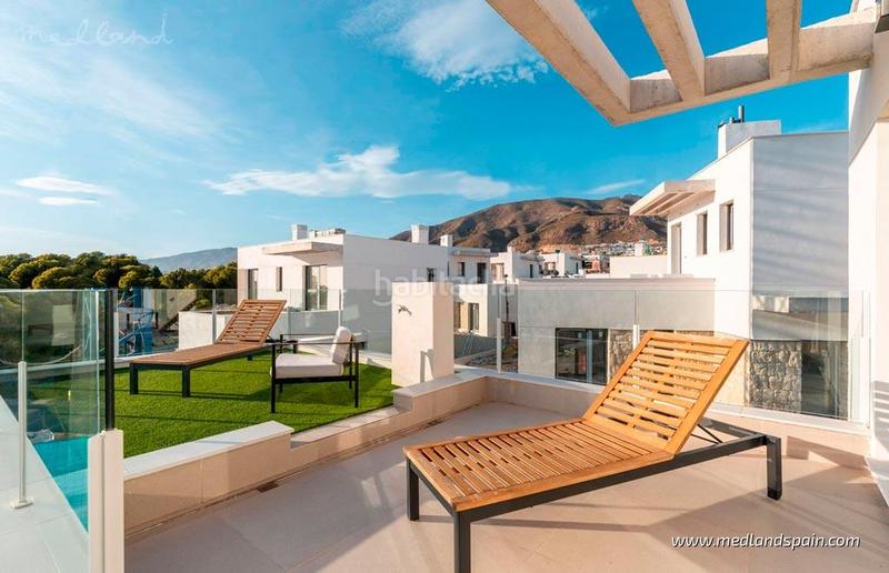 Foto 9bc9bcaf-eaf4-4deb-9e20-2cfb49df36c5. Casa adossada amb aparcament piscina a Golf Bahía Finestrat