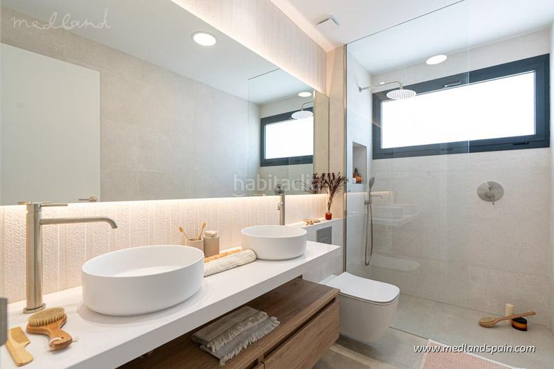 Foto 4908d746-1a43-441b-b841-2c4d5f75f6b0. Chalet moderno chalet con piscina privada y gran jardín en altaona golf, en Murcia