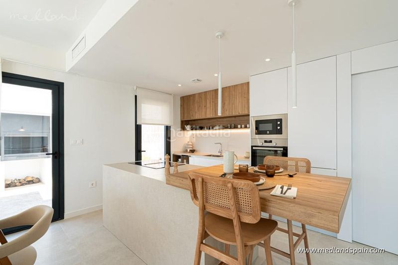Foto ec9c6292-af45-4a0a-978c-5b28115db742. Chalet moderno chalet con piscina privada y gran jardín en altaona golf, en Murcia