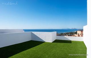 Casa adossada a Chullera. Vivienda adosada de 3 dormitorios con jardín privado y vistas al