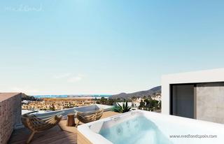 Apartament a La Manga Club. Ático de 3 dormitorios con solárium privado y vistas al mar en l