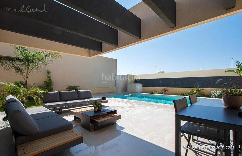 Foto 1e7ce080-c554-46e6-81d5-deeea1f8df9a. Chalet  en una planta con 3 dormitorios y piscina privada en altaona golf, en Murcia