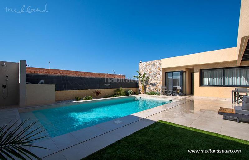 Foto 3e6696e4-7ebc-4878-bcf7-85e95f1b9348. Chalet  en una planta con 3 dormitorios y piscina privada en altaona golf, en Murcia