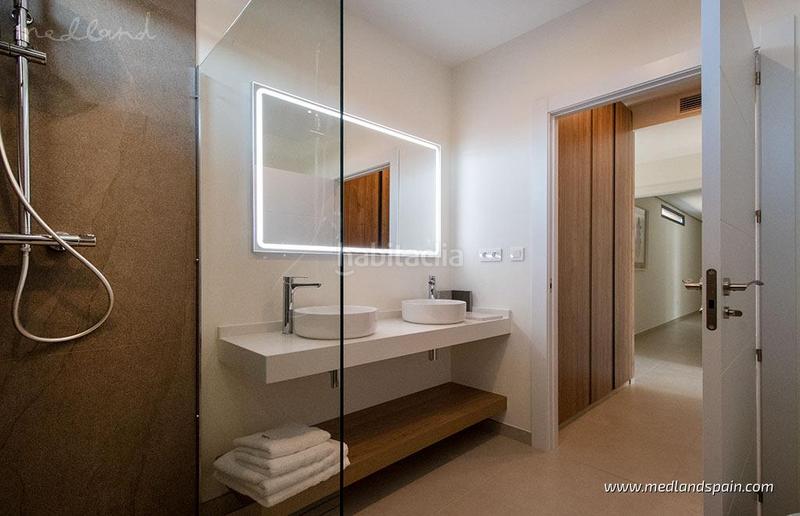 Foto b229d1a9-711e-41ea-897f-f4b8df963707. Chalet  en una planta con 3 dormitorios y piscina privada en altaona golf, en Murcia