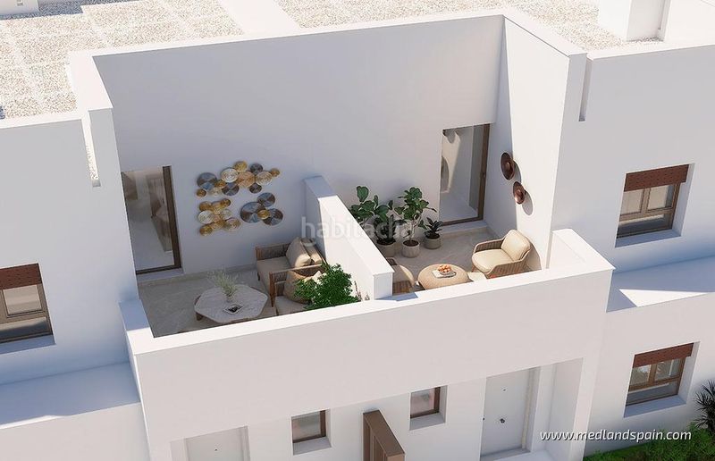 Foto a7b40668-eb0f-4383-8cd6-b3b570824515. Casa adosada adosado de esquina de 3 dormitorios en primera línea de golf costa en Mijas