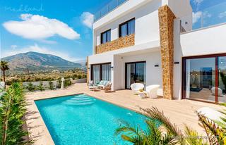Xalet a Golf Bahía. Chalet con piscina privada y vistas panorámicas en finestrat