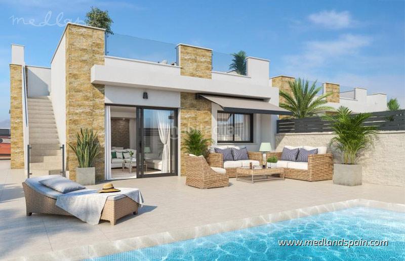 Foto 4b6f5d76-aabf-406c-a597-d9998798d7de. Chalet s de una sola planta con solárium y piscina privada en oasis de la marina en San Fulgencio