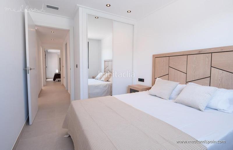 Foto 8df6aee1-3d4b-4fe9-8c12-2e46c8ee77bf. Chalet s de una sola planta con solárium y piscina privada en oasis de la marina en San Fulgencio
