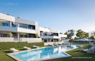 Appartement in San Miguel de Salinas. Modernos apartamentos con 3 dormitorios y jardín privado en san