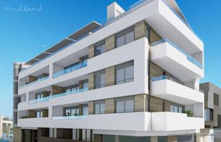 Apartamento en Las Piscinas Naturales. Áticos de 3 dormitorios a 250 m de la playa en torrevieja