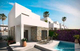 Chalet à Los Almendros. Chalet de 3 dormitorios y piscina privada en villamartín
