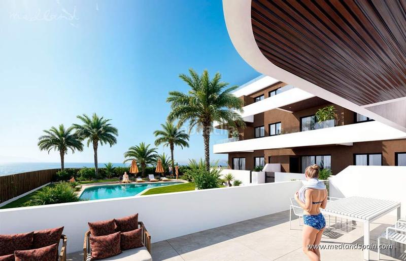 Foto 345e6c0b-04e8-464a-b619-beb2890a4780. Piccolo appartamento con piscina in Puerto Deportivo Guardamar del Segura