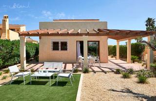 Xalet a Desert Spring Golf. Villa de 3 dormitorios en palomares con jardín privado y piscina