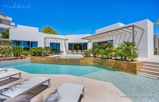 Chalet in Lomas de Campoamor - Las Ramblas. Villa de 3 dormitorios en las colinas golf con sótano y piscina