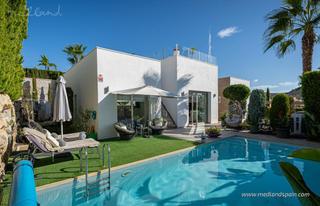 Chalet à Benijófar. Villa con piscina y gran parcela en benijófar