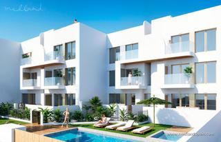Apartamento en Las Lomas de Rame-Bahía Bella. Apartamento en planta baja en los alcázares con terraza amplia