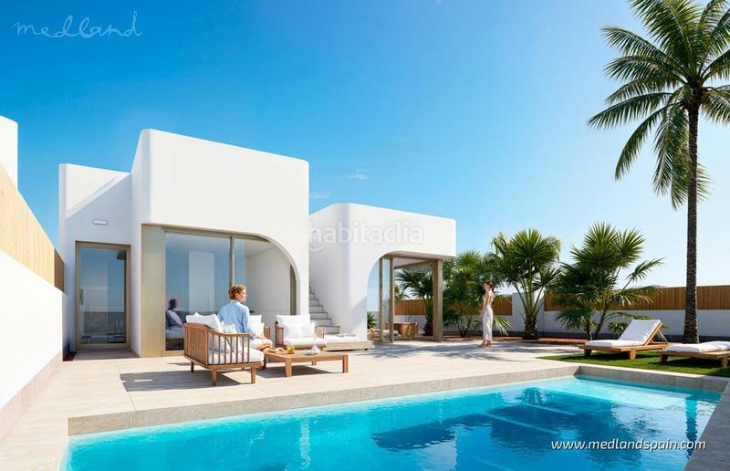 Foto 637b67ab-a847-4337-a243-0f3124d6f1f1. Chalet villa en los alcázares con piscina privada, solárium y vistas al campo de golf en Alcázares (Los)