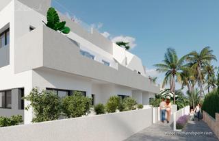 Apartment in Los Balcones-Los Altos. Apartamento en planta alta en torrevieja con azotea y vistas a l