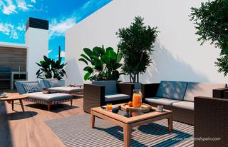 Appartement à Las Piscinas Naturales. Ático en torrevieja con solárium privado a solo 250 m de la play